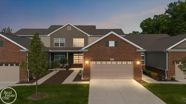 3095 Bridgewater RD, AuburnHills, MI 48326
