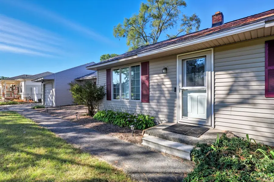 46419 Huling ST, Shelby, MI 48317 - #2
