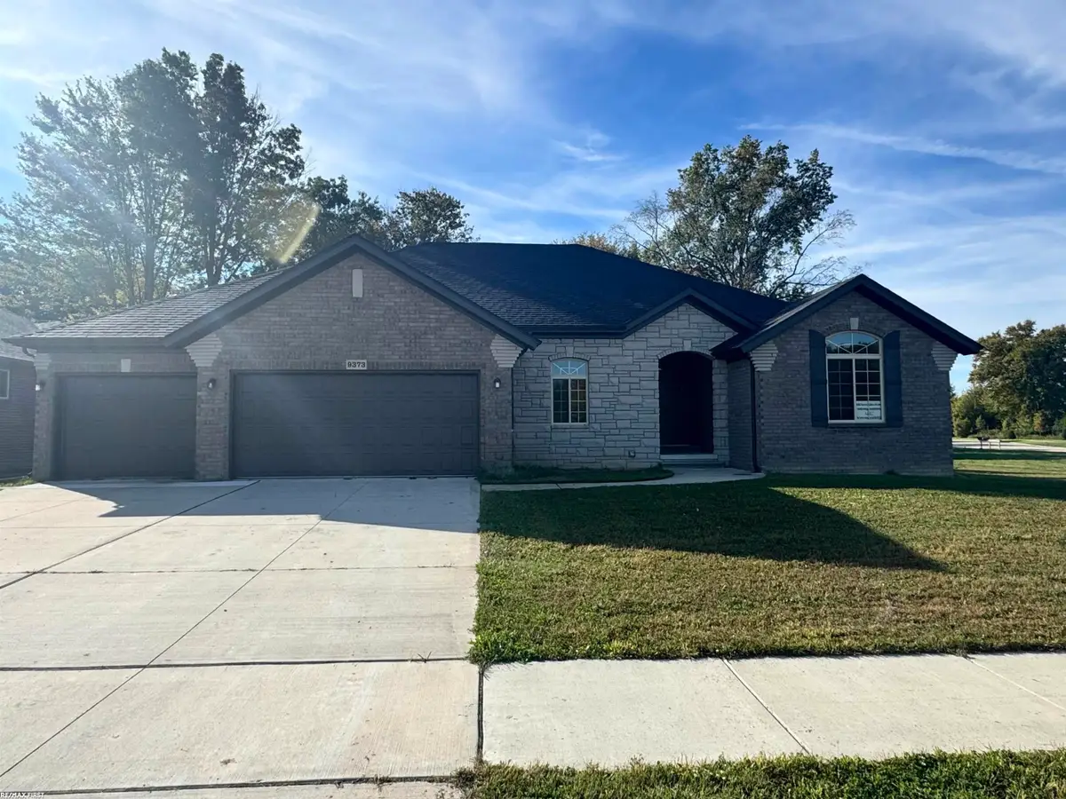 9373 Whistling Duck DR, Ira, MI 48023 - #1