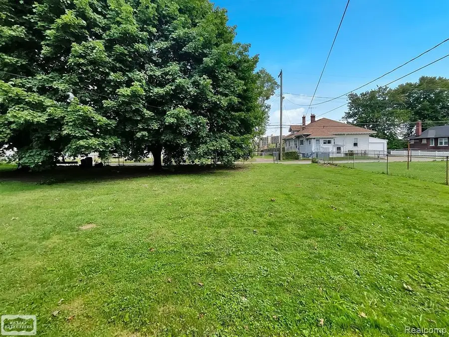 35 Michigan AVE, Mount Clemens, MI 48043 - #3
