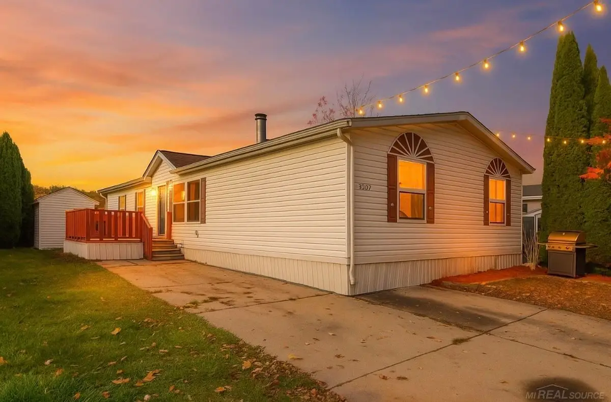 1332 Aspen ST, Columbus, MI 48063 - #1