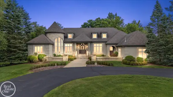 4575 Hidden Glen CIR, Oakland, MI 48306