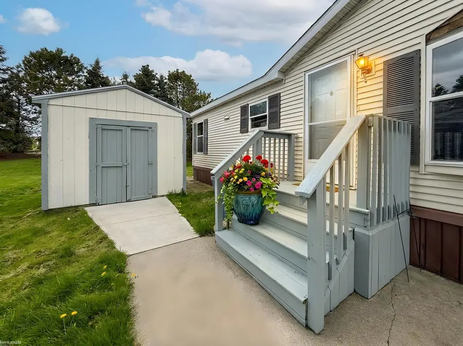 33181 Waterfall CT, Lenox, MI 48048 - #2