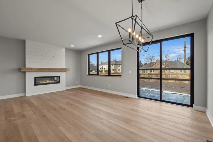 5865 Heights DR, Sterling Heights, MI 48314 - #3