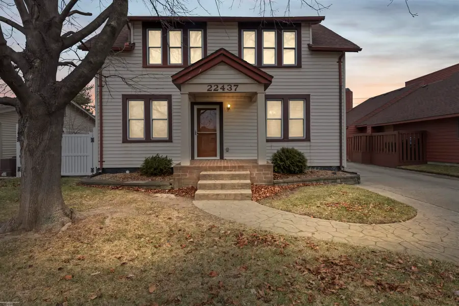 22437 Milner ST, Saint Clair Shores, MI 48081 - #2