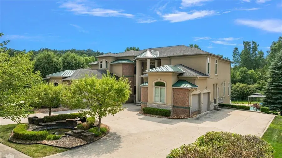 61403 Barclay DR, Washington, MI 48094 - #3