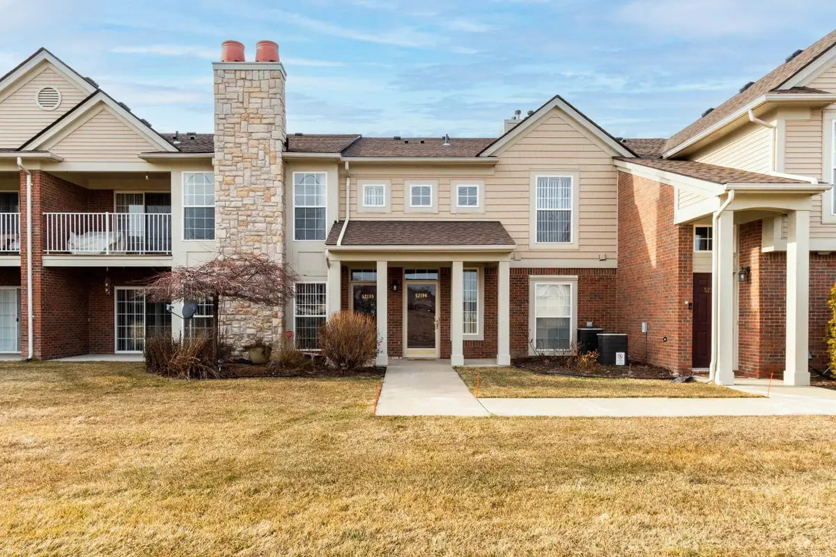 52196 Naugatuck DR, Macomb, MI 48042 - #1