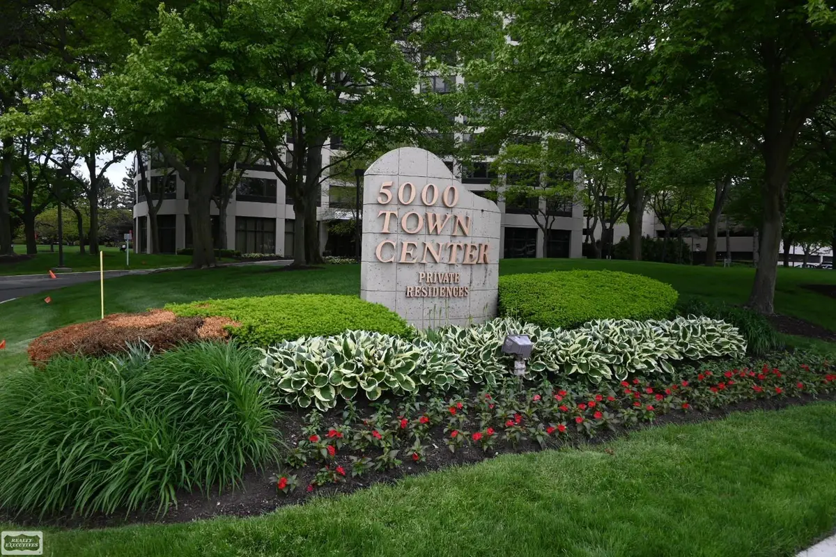 5000 Town CTR, Southfield, MI 48075 - #1