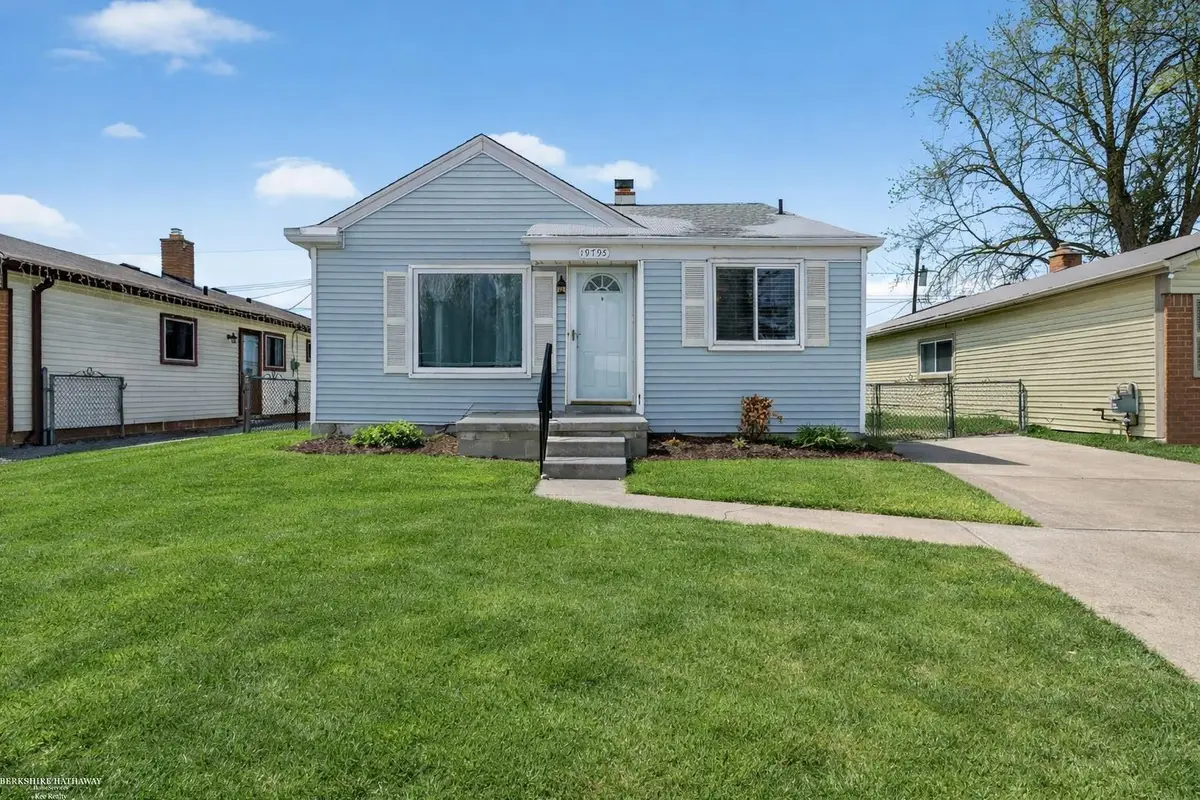 19795 Macel ST, Roseville, MI 48066 - #1