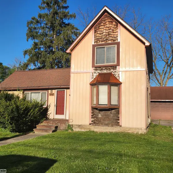 73385 Floral ST, Armada, MI 48005