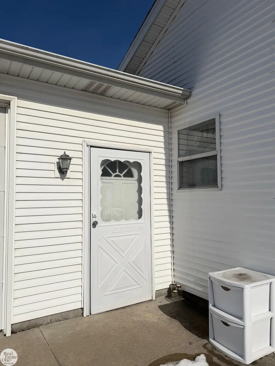 988 Chartier RD, Cottrellville, MI 48039 - #2