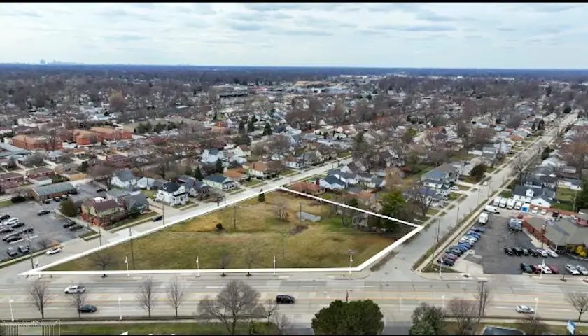 24101 Jefferson AVE, Saint Clair Shores, MI 48080 - #1