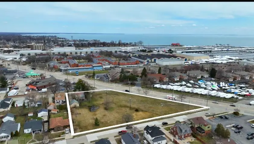 24101 Jefferson AVE, Saint Clair Shores, MI 48080 - #2