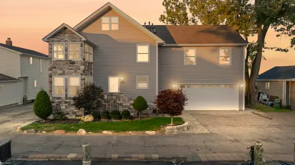 50740 Base ST, NewBaltimore, MI 48047