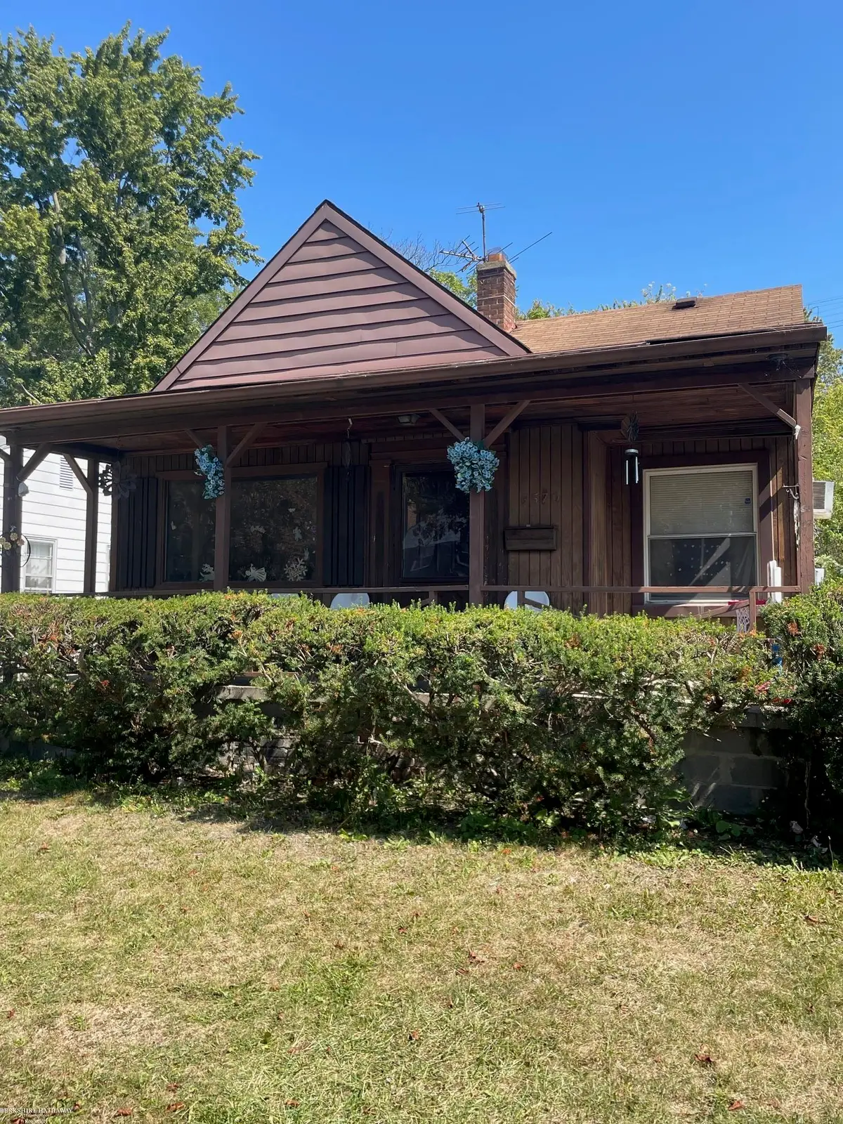 5570 Farmbrook ST, Detroit, MI 48224 - #1