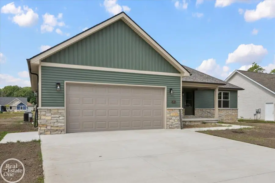 211 N Carney RD, Saint Clair, MI 48079 - #2
