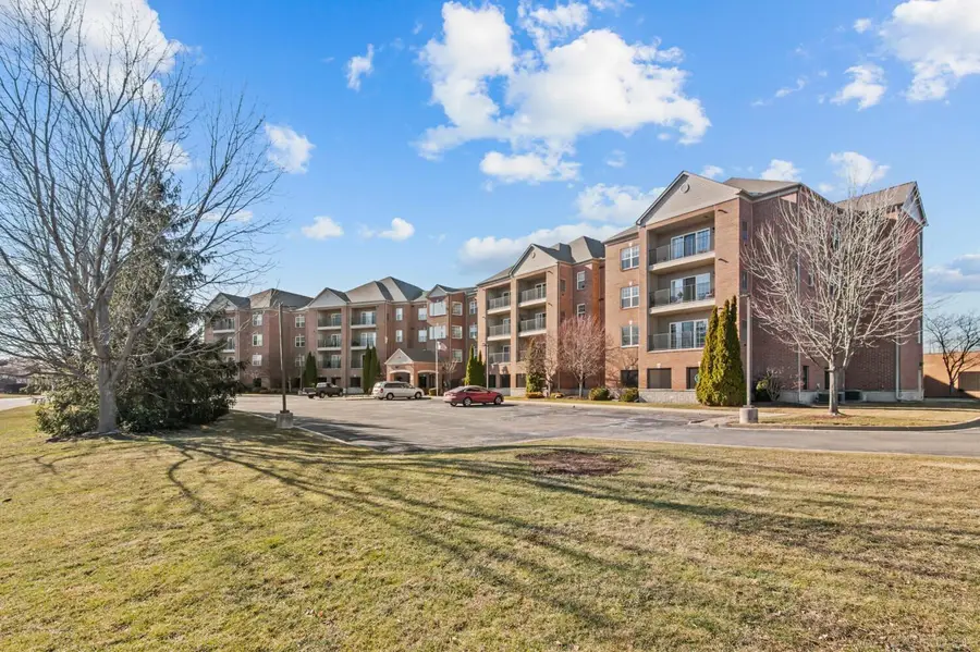 2116 Country Club DR, Saint Clair Shores, MI 48082 - #2