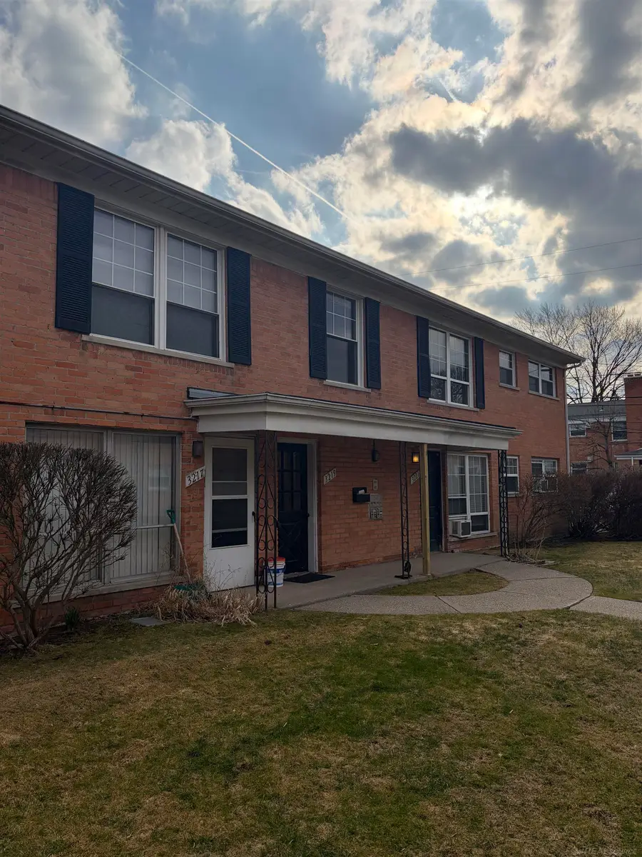 3219 Benjamin AVE, Royal Oak, MI 48073 - #2