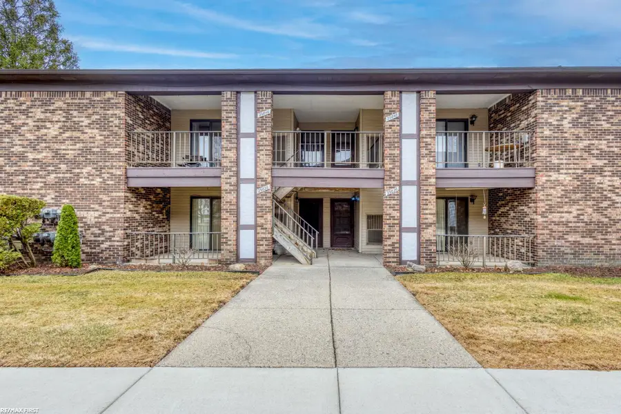 29846 Utica RD, Roseville, MI 48066 - #2