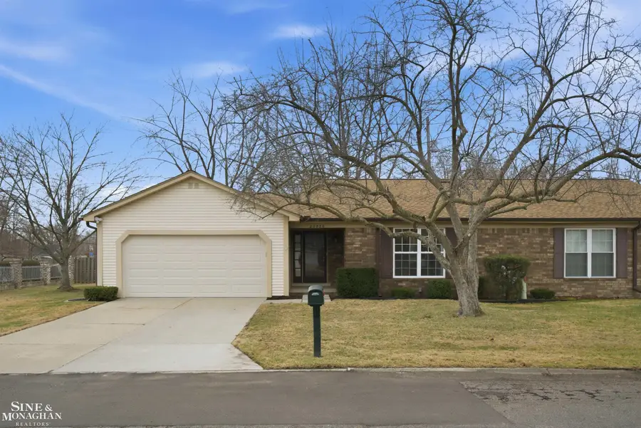 22826 Shoreview CT, Saint Clair Shores, MI 48082 - #2