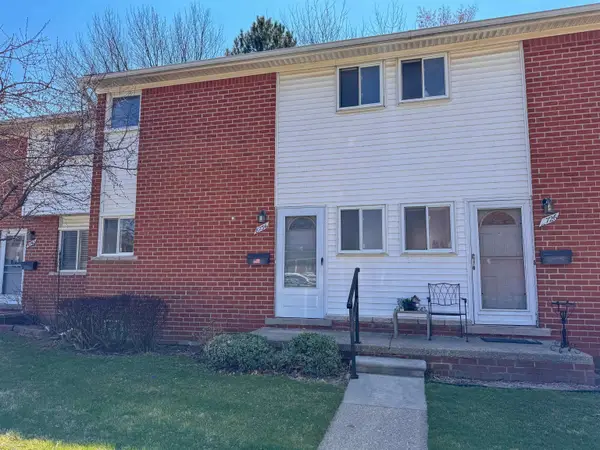 8734 Sterling ST, CenterLine, MI 48015