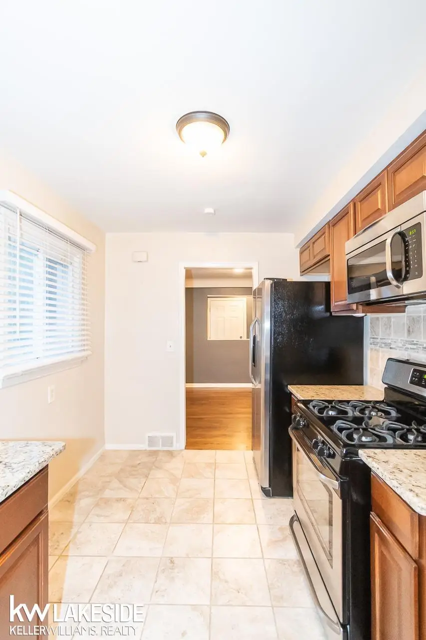 21606 Arrowhead ST, Saint Clair Shores, MI 48082 - #3