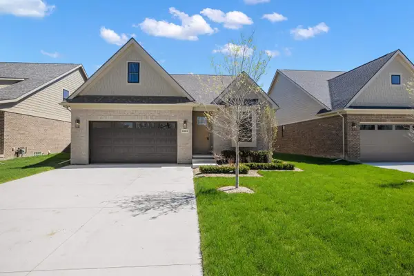 5872 Willow Grove DR, Troy, MI 48085