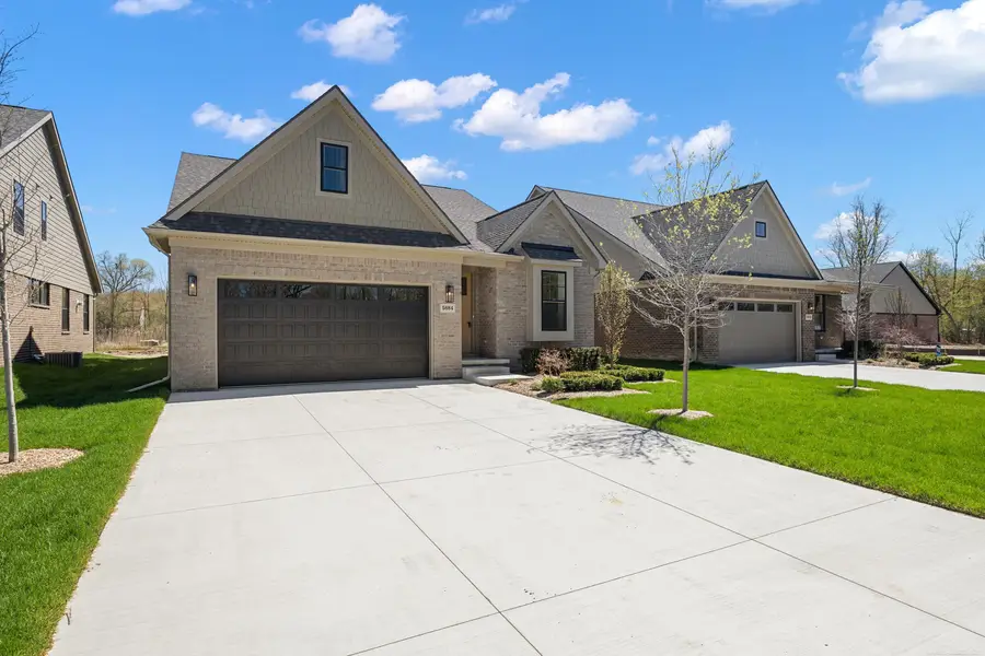 5884 Willow Grove DR, Troy, MI 48085 - #3