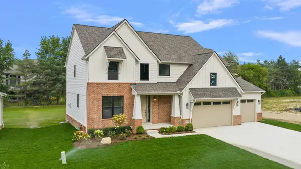 3308 Waldon Ridge ST, Orion, MI 48359