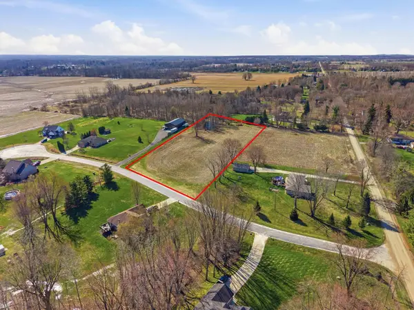 7036 Rea VL LN, Almont, MI 48003