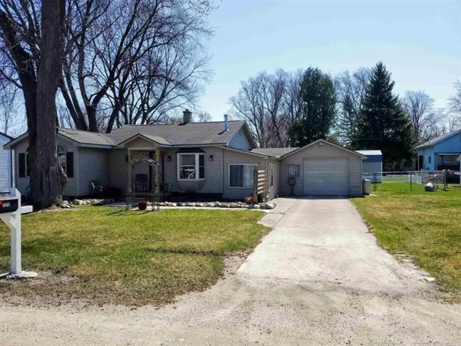 7276 Oak ST, Lexington, MI 48450 - #2