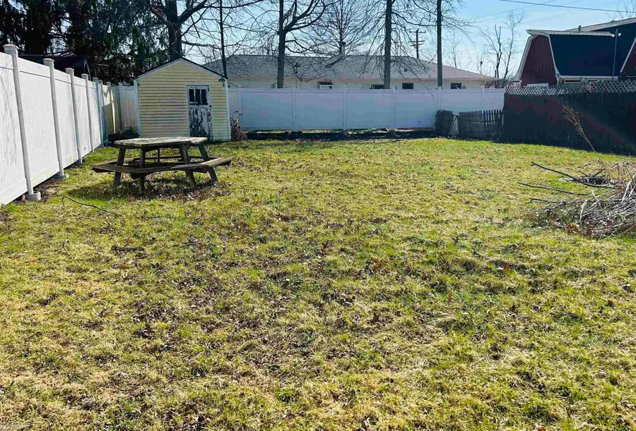 389 S Parkway DR, Clay, MI 48001 - #3
