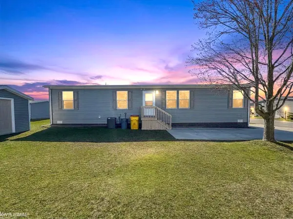 33200 Sumac CT, Lenox, MI 48048