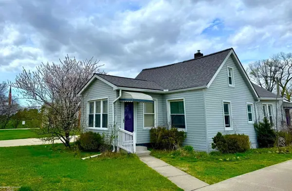 22203 Masonic BLVD, StClairShores, MI 48082