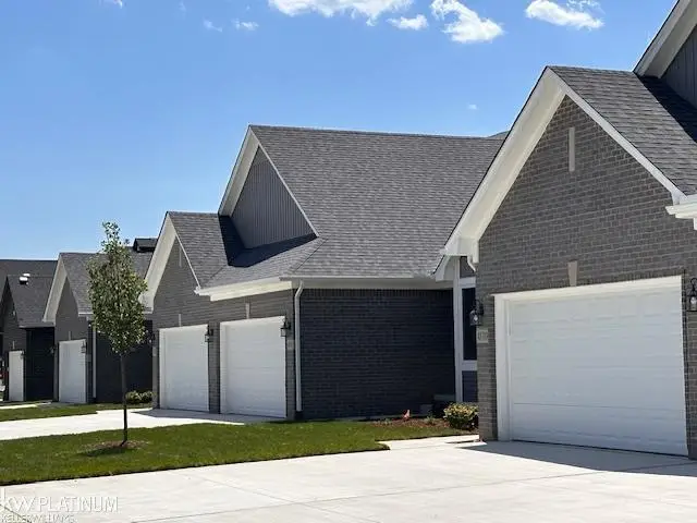 48389 Applegrove LN, Chesterfield, MI 48051 - #2