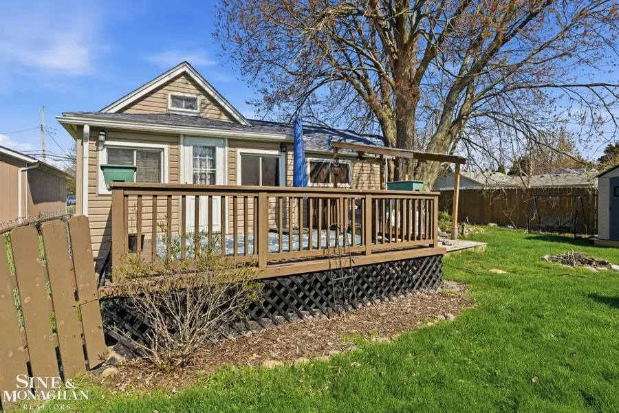 47172 Forton DR, Chesterfield, MI 48047 - #2