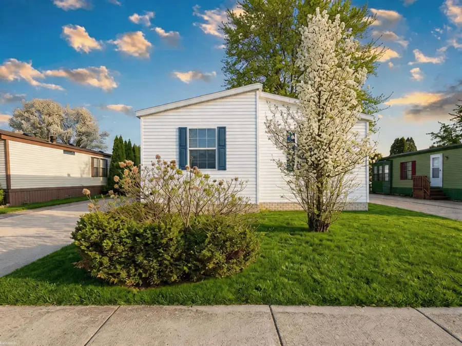 49982  Pennbrook CT, Shelby, MI 48317 - #2