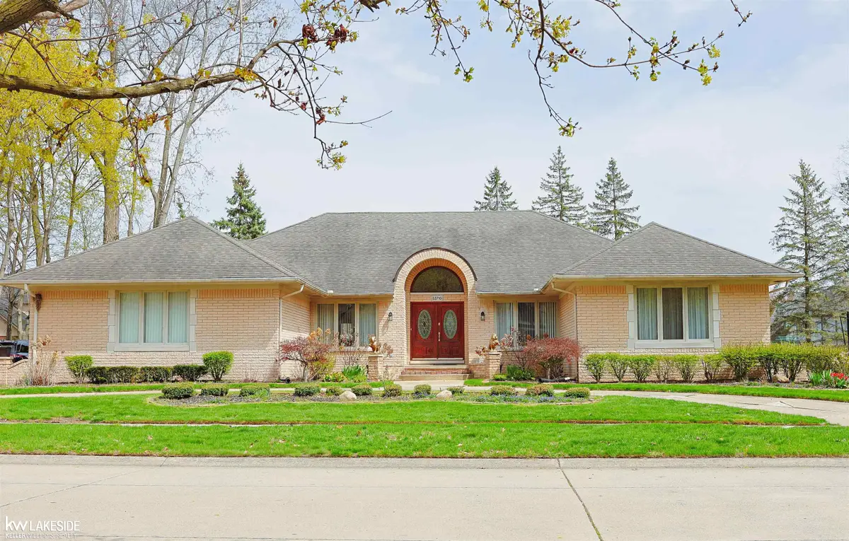 53710 Wellington DR, Shelby, MI 48315 - #1