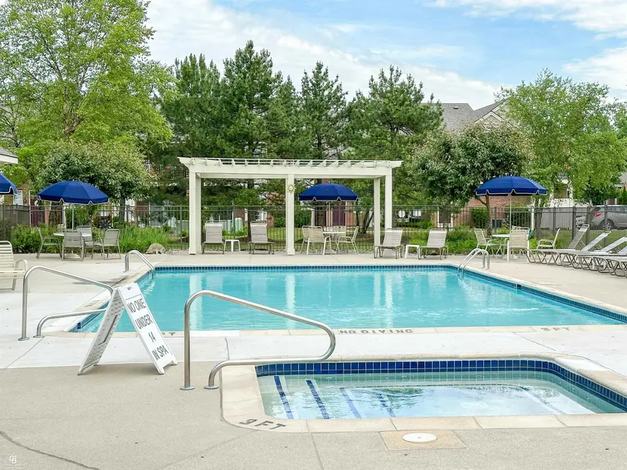 15368 Yale DR, Clinton, MI 48038 - #3