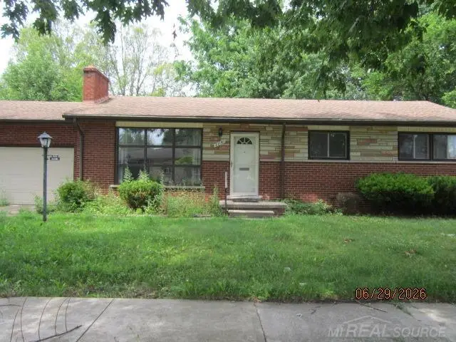 21181 Gordon RD, Saint Clair Shores, MI 48081 - #1