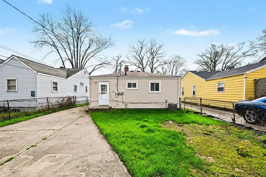 27081 Barrington St ST, Madison Heights, MI 48071 - #3