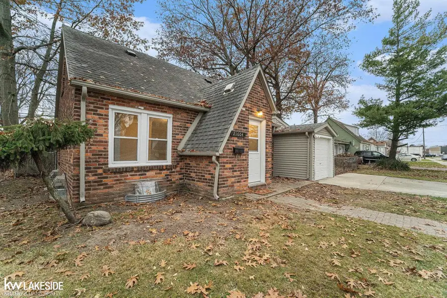 21604 Harper Lake AVE, Saint Clair Shores, MI 48080 - #3