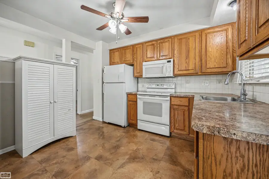 35515 Golden ST, Clinton Township, MI 48035 - #3