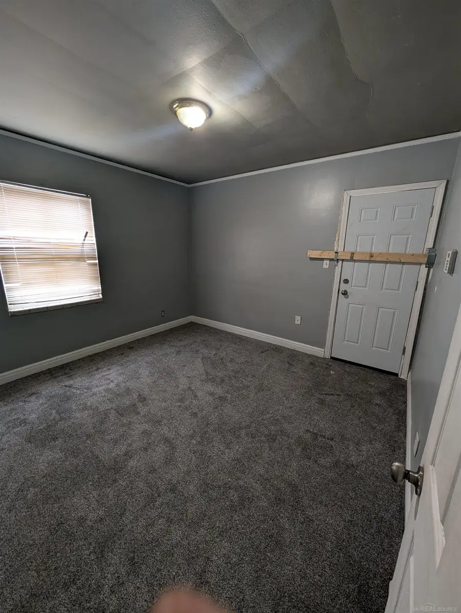 9776 E Outer Drive, Detroit, MI 48213 - #2