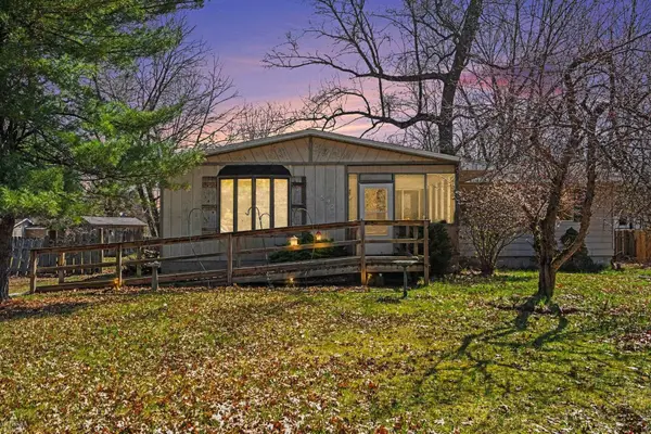 1592 Oakwood DR, Gladwin, MI 48624