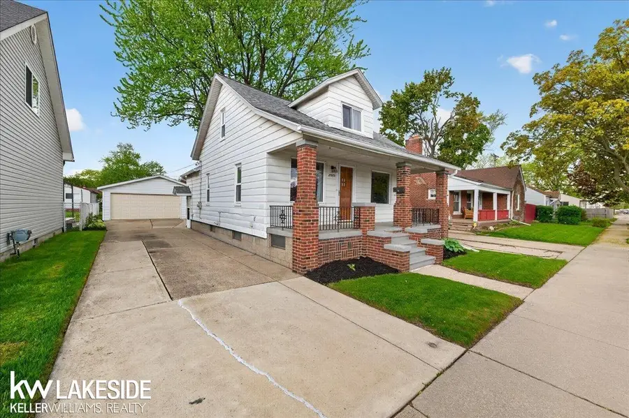 27377 PINEHURST DR, Roseville, MI 48066 - #3