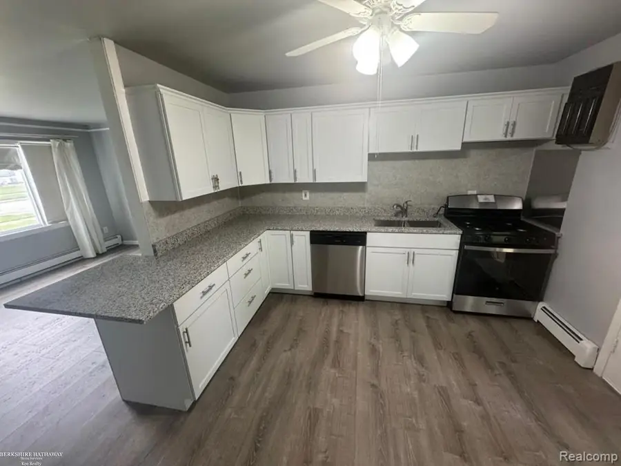26285 Normandy ST, Roseville, MI 48066 - #2