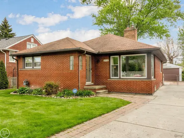 2313 Stanhope ST, GrossePointeWoods, MI 48236