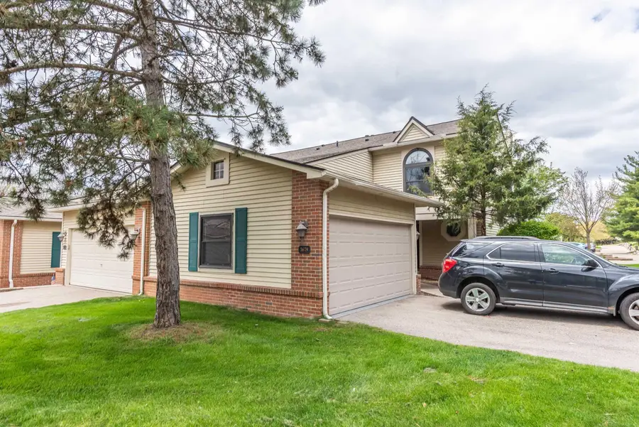 5679 Drake Hollow DR, West Bloomfield, MI 48322 - #2
