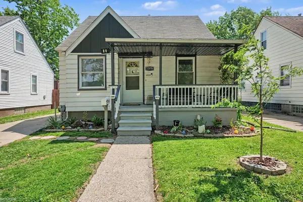 22076 Tuscany AVE, Eastpointe, MI 48021